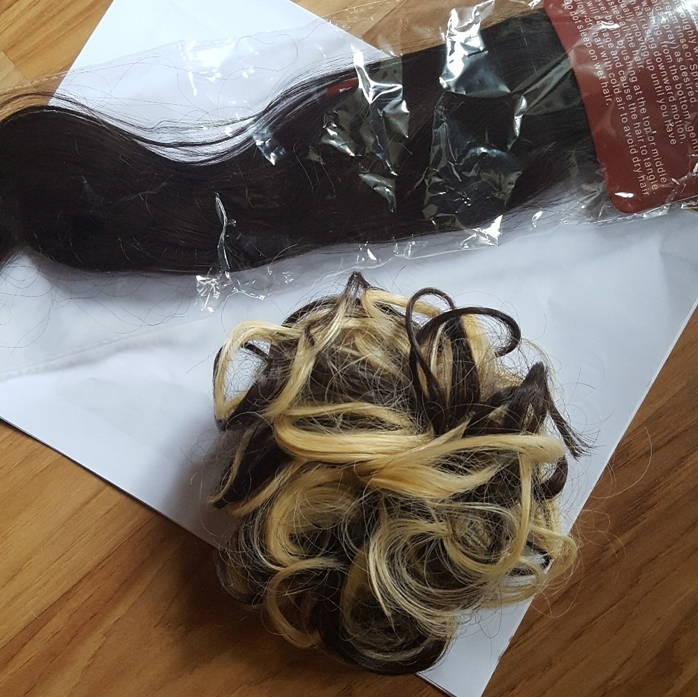 HAIR  EXTENTIONS n Pony wrap 3.